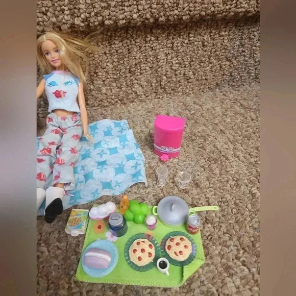 Barbie set - Picture 3 of 5